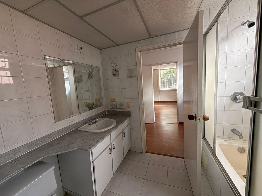 Apartamento de 3 alcobas en venta en Chico Norte Iii, Bogotá, 230 m² · foto 19 de 22