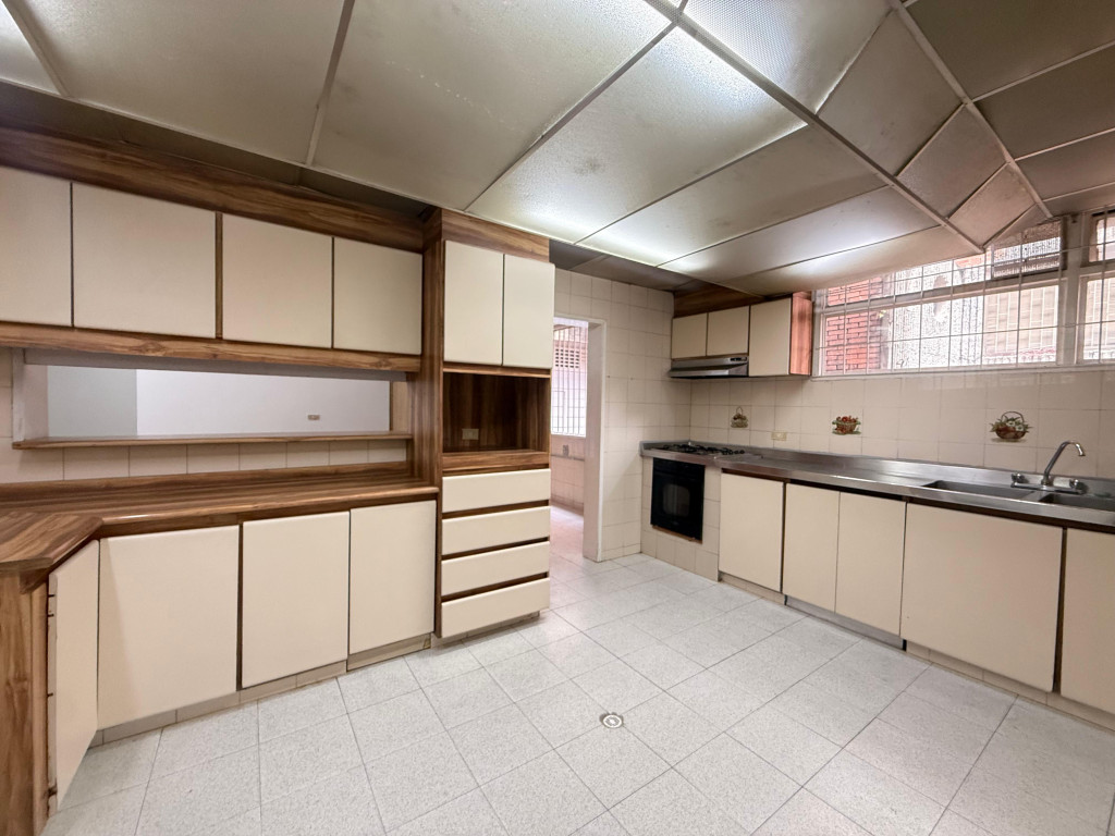 Apartamento de 3 alcobas en venta en Chico Norte Iii, Bogotá, 230 m² · foto 7 de 22