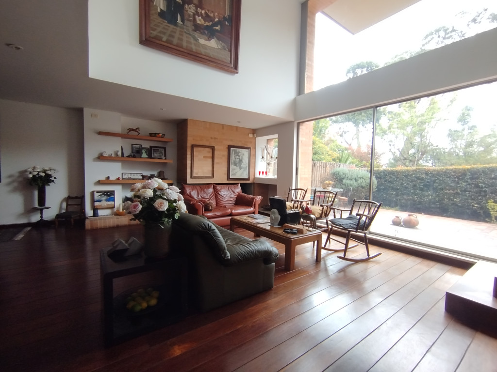 Foto de APARTAMENTO en CERROS DE NIZA
