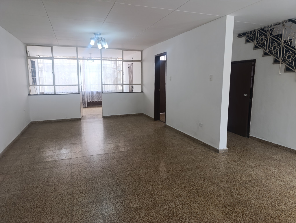 Casa en venta en San Luis, Bogotá · foto 4 de 24