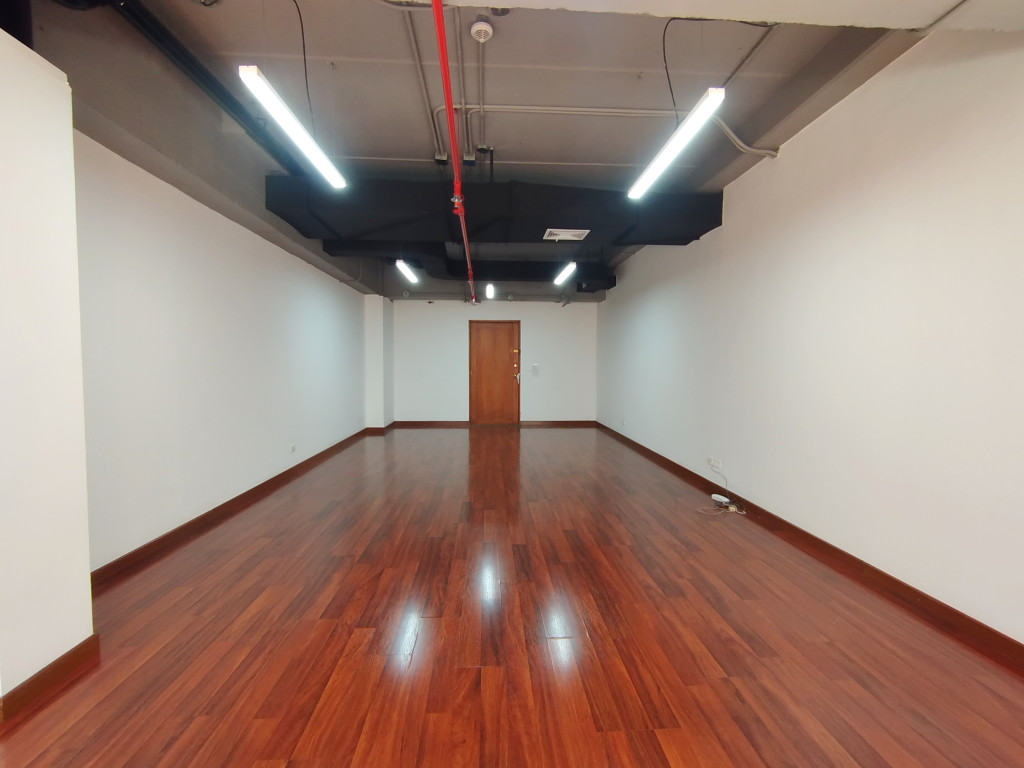 Oficina en arriendo en Chico, Bogotá, 45 m² · foto 2 de 6