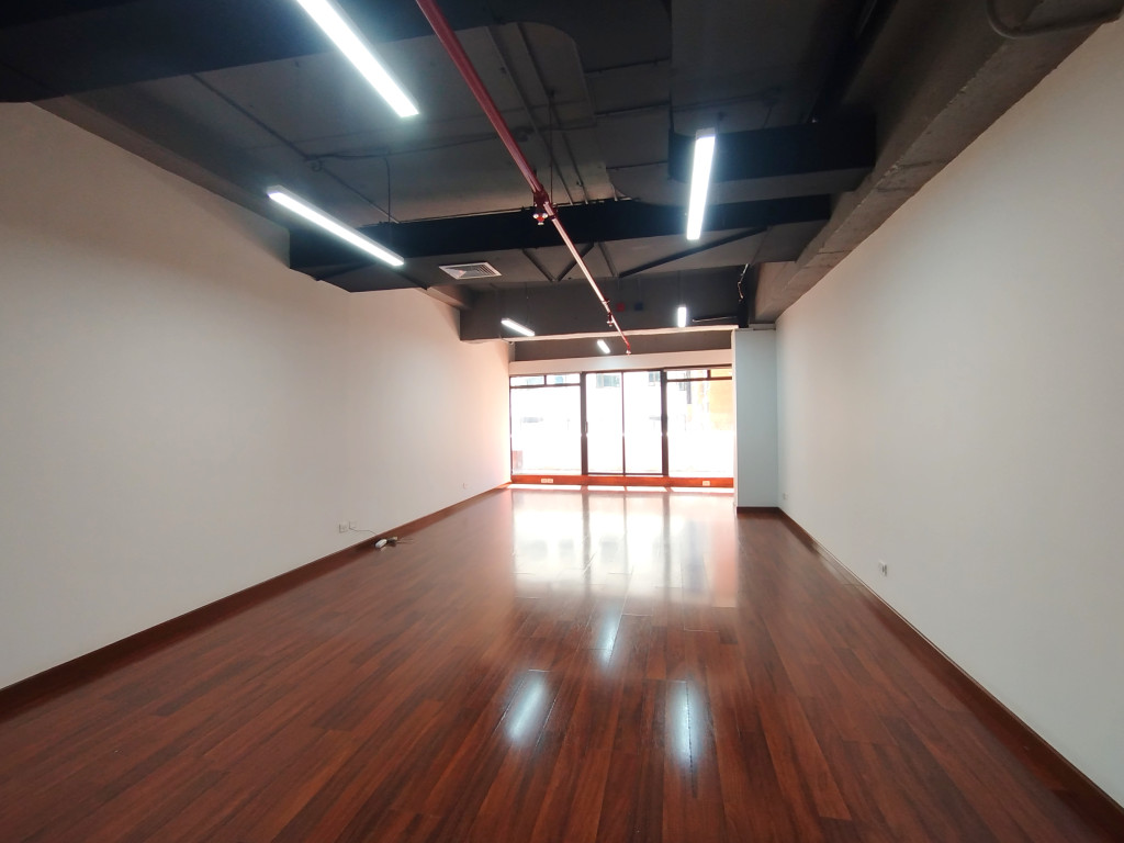 Oficina en arriendo en Chico, Bogotá, 45 m² · foto 3 de 6