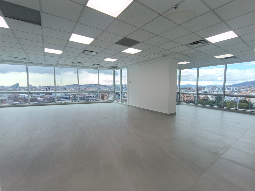 Oficina en arriendo en Santa Barbara, Bogotá, 113 m² · foto 2 de 9