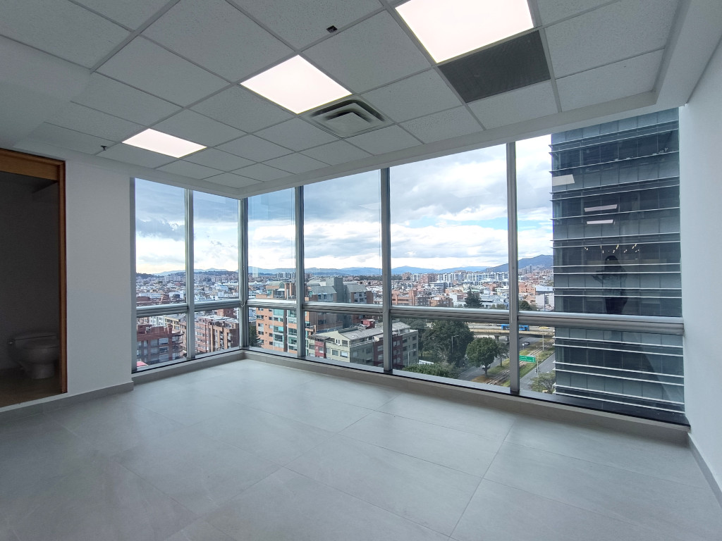 Oficina en arriendo en Santa Barbara, Bogotá, 113 m² · foto 3 de 9