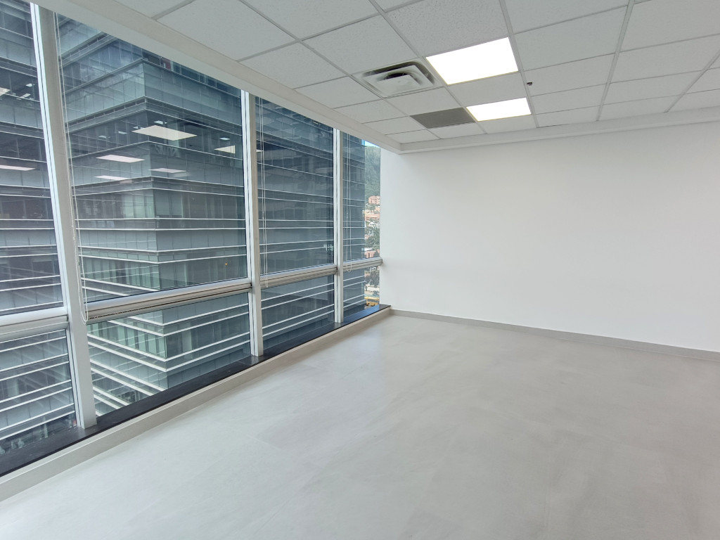 Oficina en arriendo en Santa Barbara, Bogotá, 113 m² · foto 4 de 9