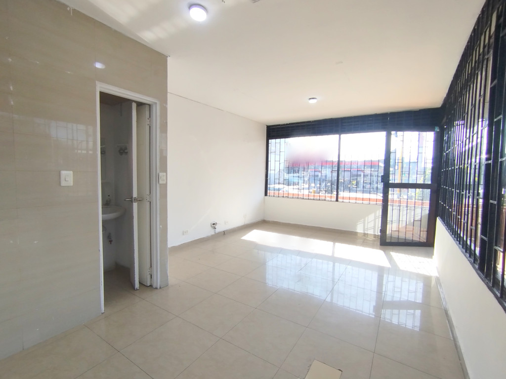 Local en arriendo en Iberia, Bogotá, 18 m² · foto 2 de 6