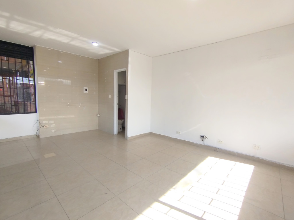 Local en arriendo en Iberia, Bogotá, 18 m² · foto 3 de 6