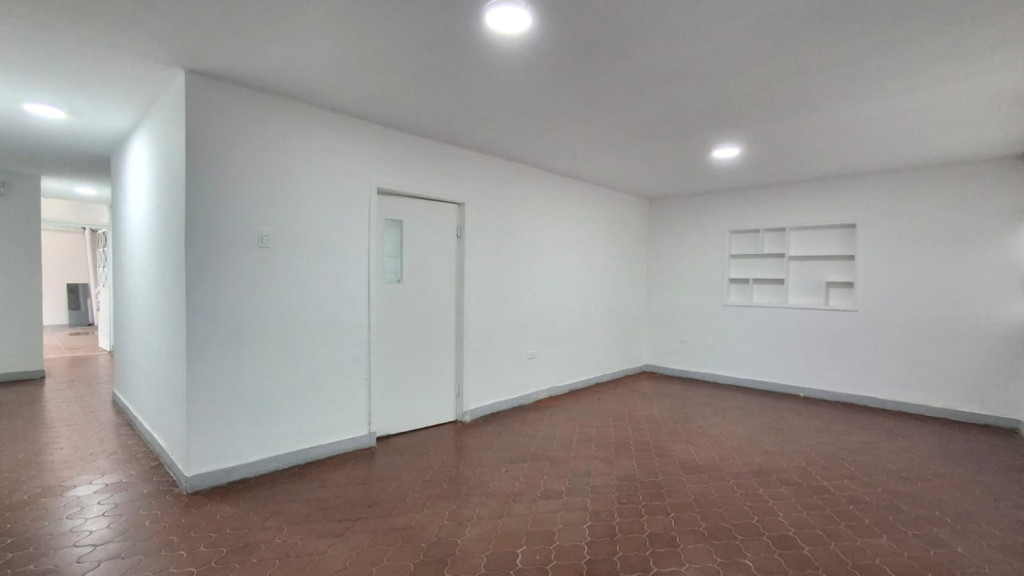 Apartamento de 3 alcobas en arriendo en Carvajal, Bogotá, 150 m² · foto 2 de 16