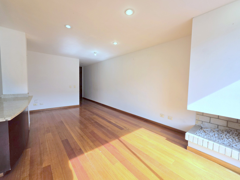 Apartamento de 2 alcobas en arriendo en Santa Barbara Occidental, Bogotá, 87 m² · foto 2 de 15
