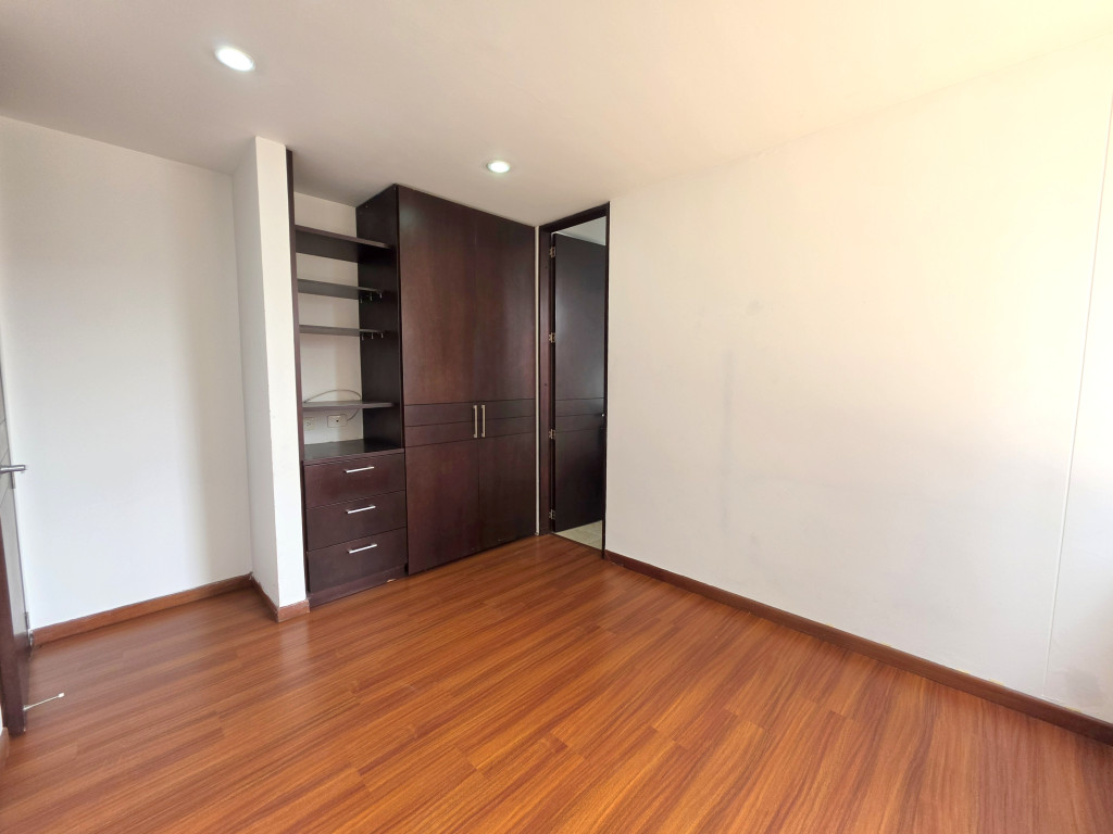 Apartamento de 2 alcobas en arriendo en Santa Barbara Occidental, Bogotá, 87 m² · foto 8 de 15