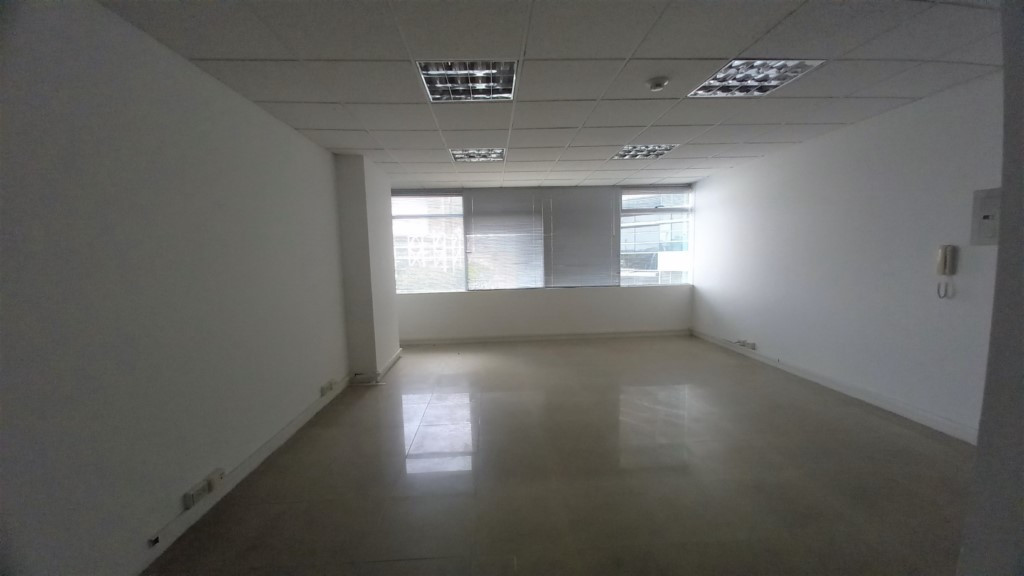 OFICINA EN ARRIENDO