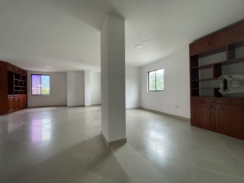 OFICINA EN ARRIENDO