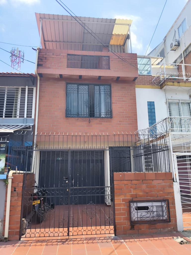 Casa en venta · Alameda, Cali