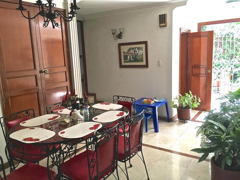 Casa En Venta - Mameyal, Cali