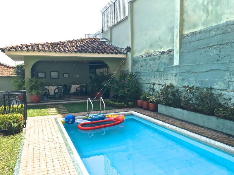 Casa En Venta - Mameyal, Cali