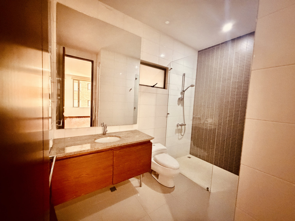 Apartamento En Arriendo - Los Rosales, Bogotá