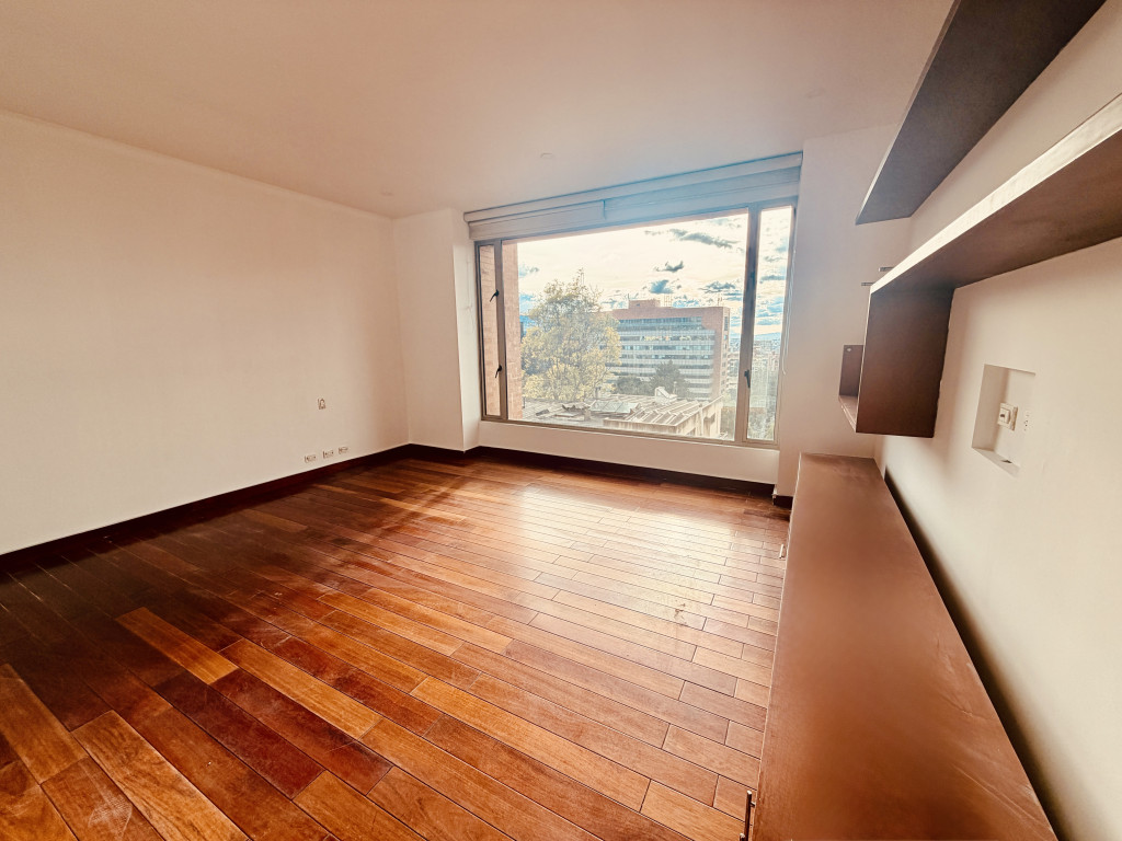 Apartamento En Arriendo - Los Rosales, Bogotá