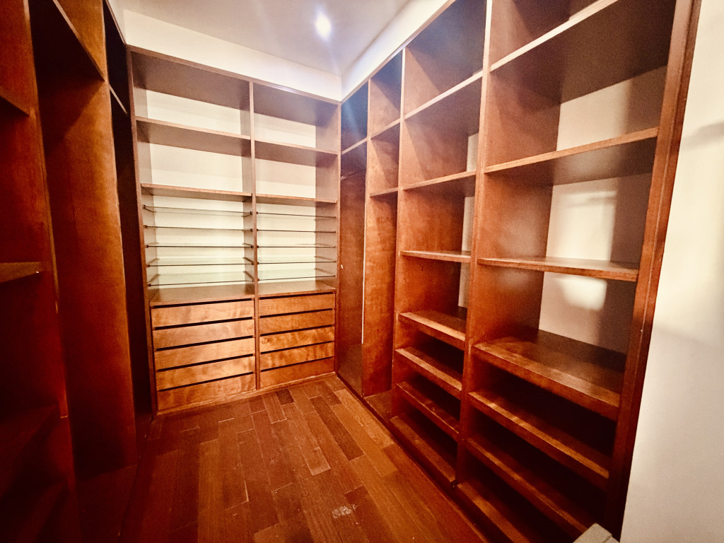 Apartamento En Arriendo - Los Rosales, Bogotá