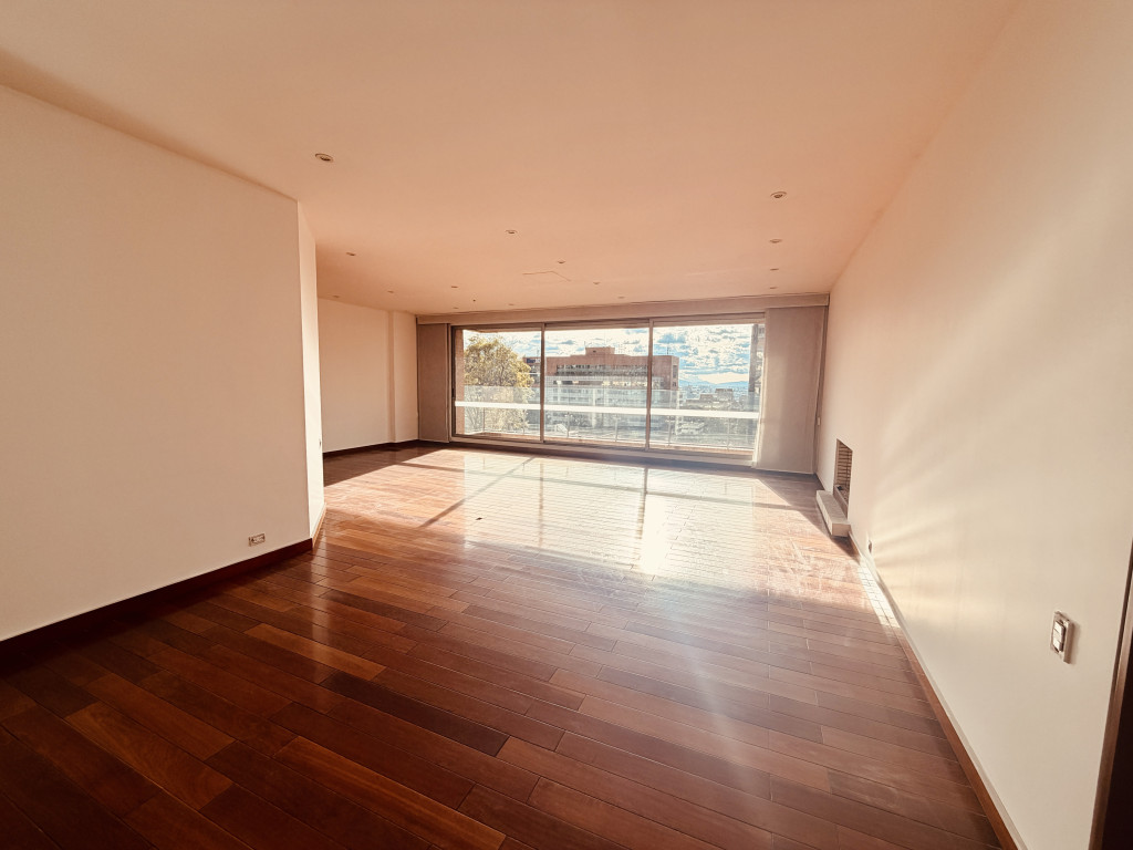 Apartamento En Arriendo - Los Rosales, Bogotá