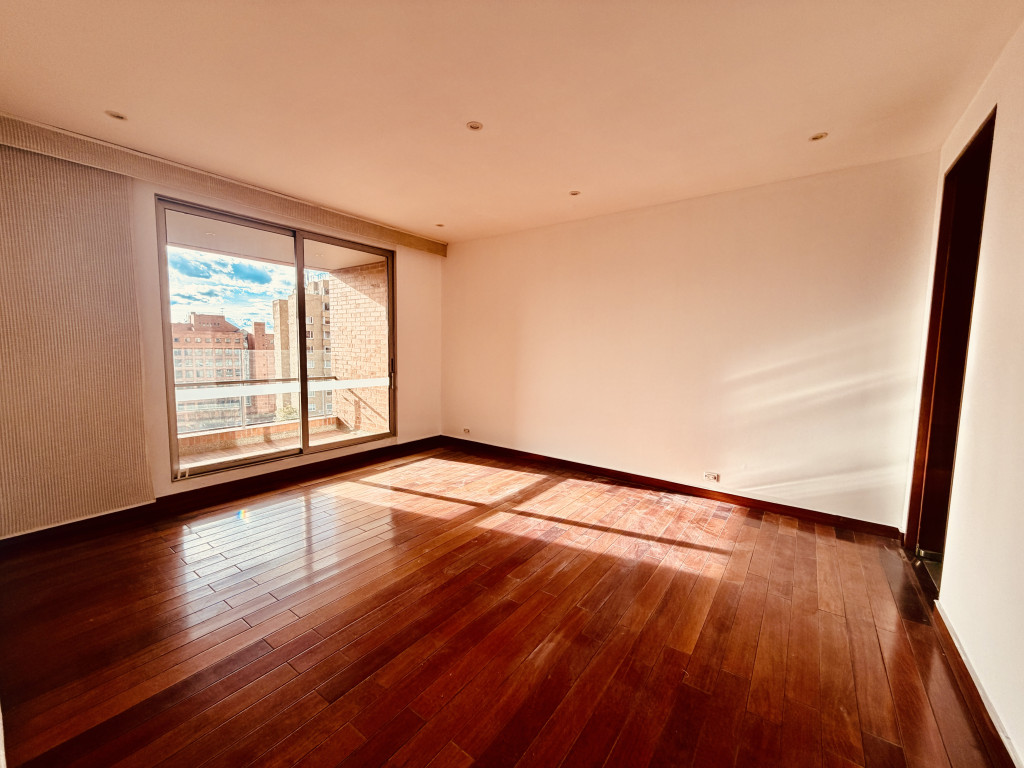 Apartamento En Arriendo - Los Rosales, Bogotá