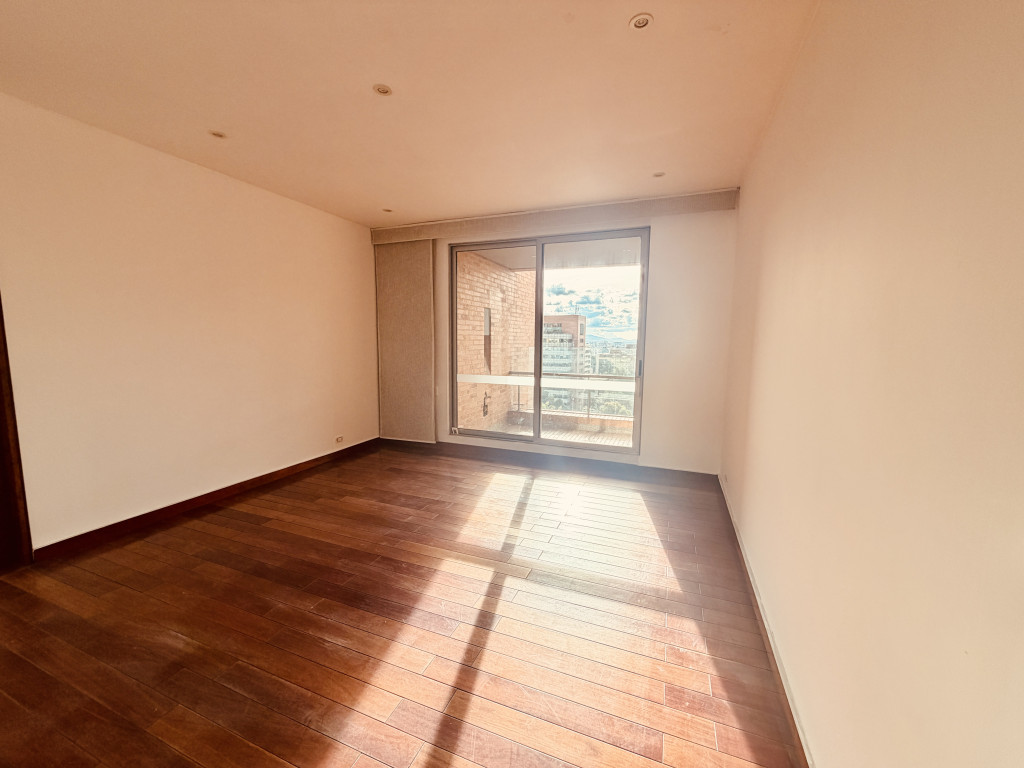 Apartamento En Arriendo - Los Rosales, Bogotá