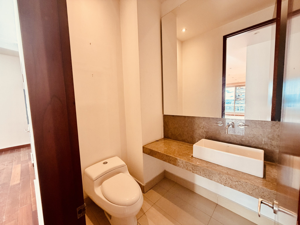Apartamento En Arriendo - Los Rosales, Bogotá