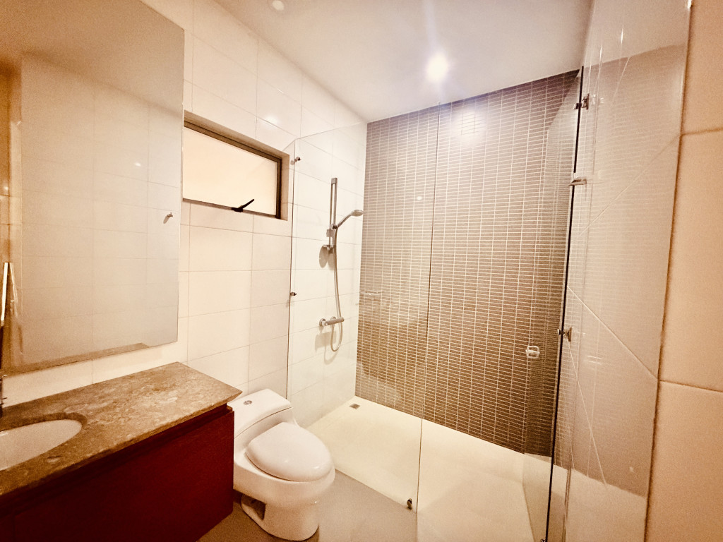 Apartamento En Arriendo - Los Rosales, Bogotá
