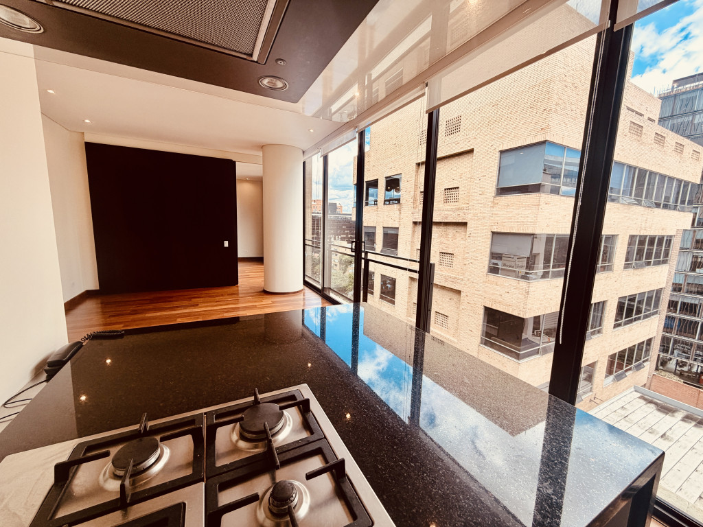 Apartamento En Arriendo - Los Rosales, Bogotá