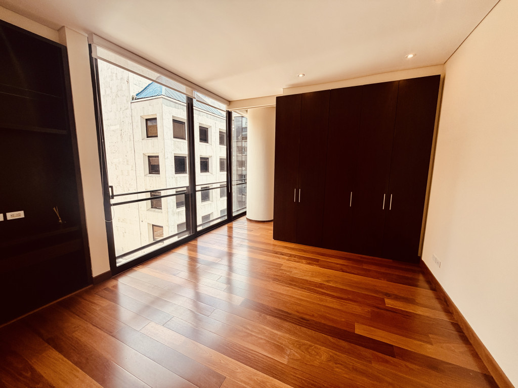 Apartamento En Arriendo - Los Rosales, Bogotá