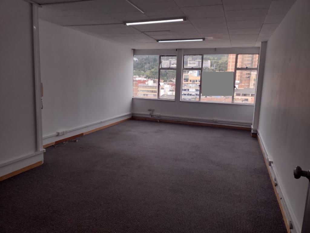 Oficina en arriendo en Centro, Bogotá, 30 m² · foto 5 de 8