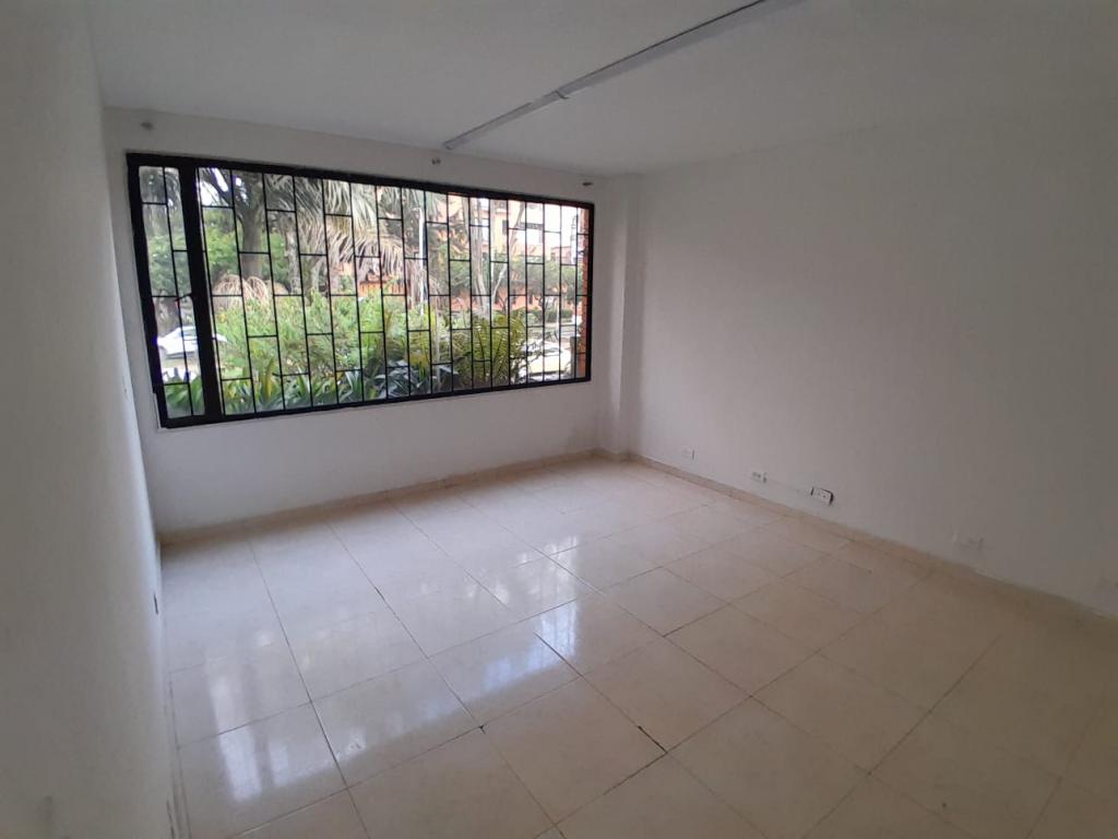 Oficina en arriendo en Chico Norte, Bogotá, 50 m² · foto 2 de 11