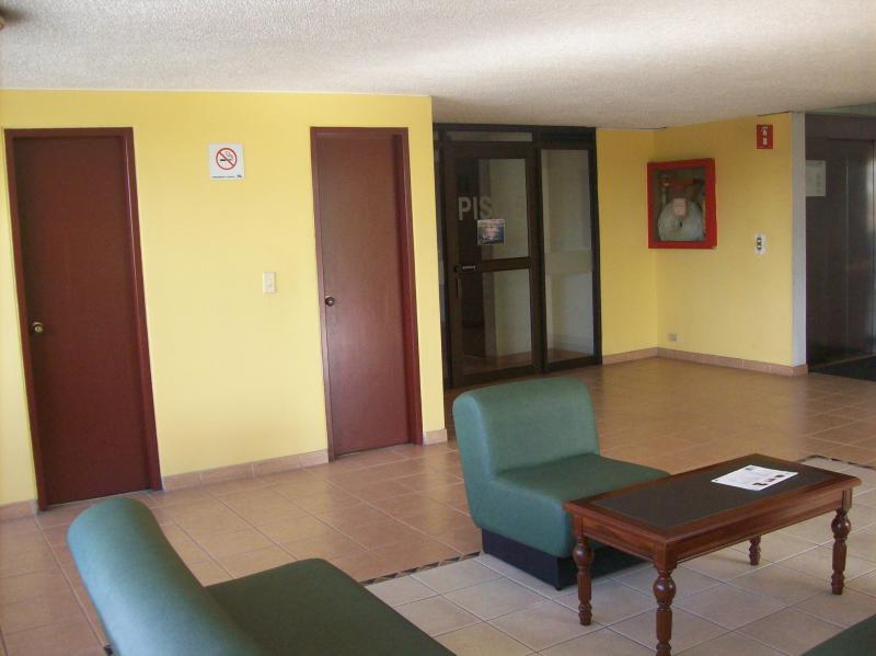 Oficina en arriendo en Andes Norte, Bogotá, 32 m² · foto 5 de 11