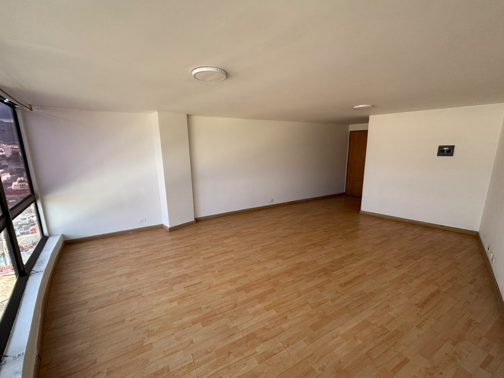Oficina en arriendo en Andes Norte, Bogotá, 32 m² · foto 4 de 11