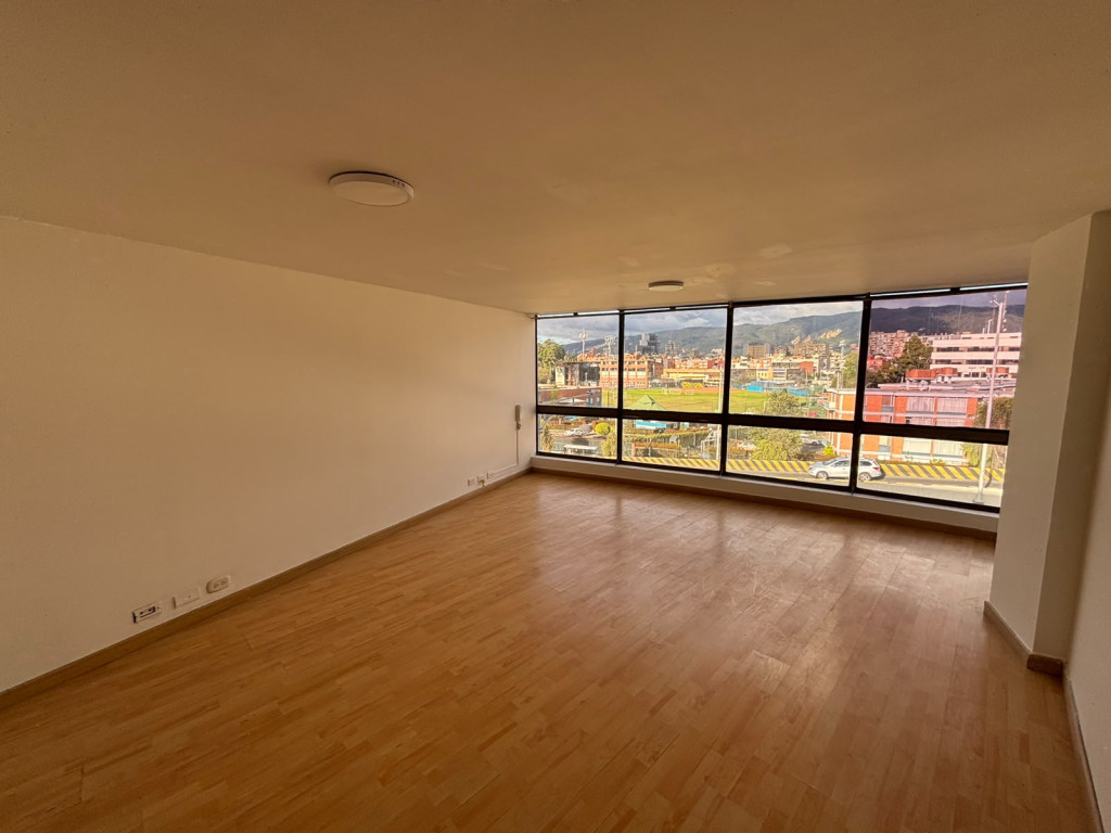 Oficina en arriendo en Andes Norte, Bogotá, 32 m² · foto 6 de 11