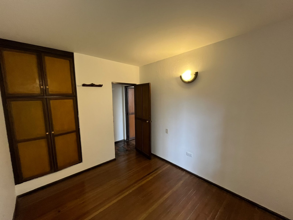 Apartamento de 3 alcobas en arriendo en La Candelaria, Bogotá, 110 m² · foto 17 de 21