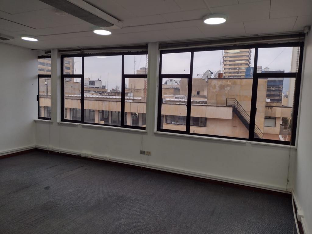 Oficina en venta en Centro, Bogotá, 166 m² · foto 6 de 8