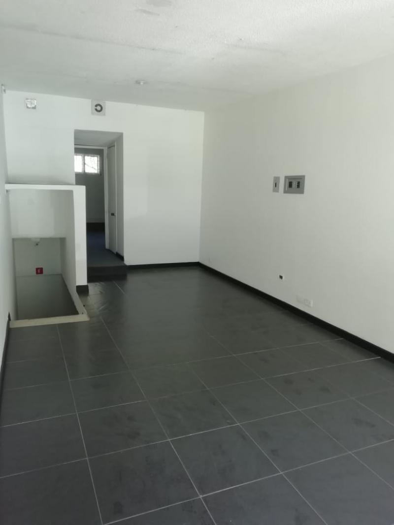 Local en arriendo en Bella Suiza, Bogotá, 75 m² · foto 4 de 12