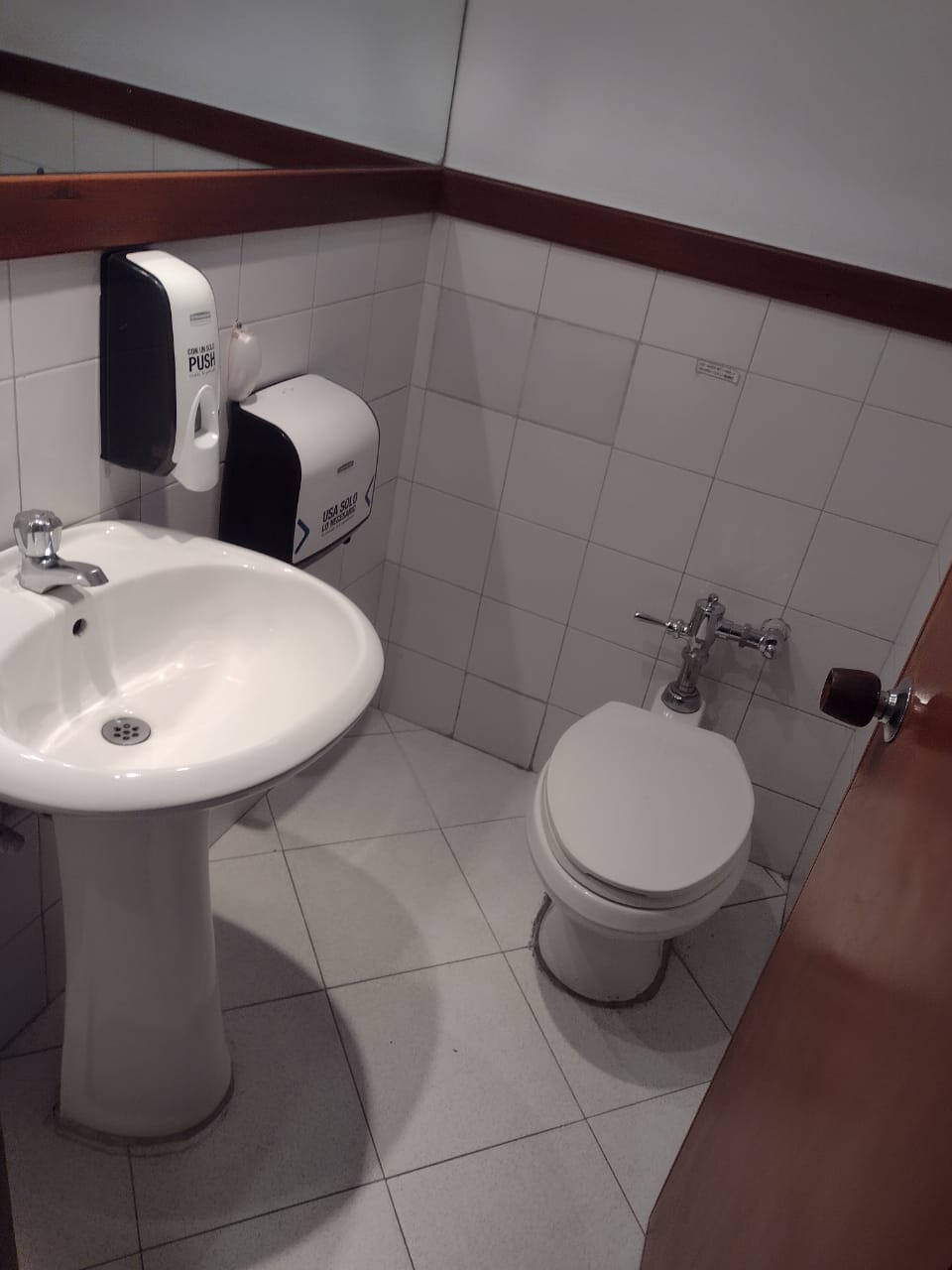 Oficina en arriendo en Quinta Camacho, Bogotá, 263 m² · foto 6 de 6