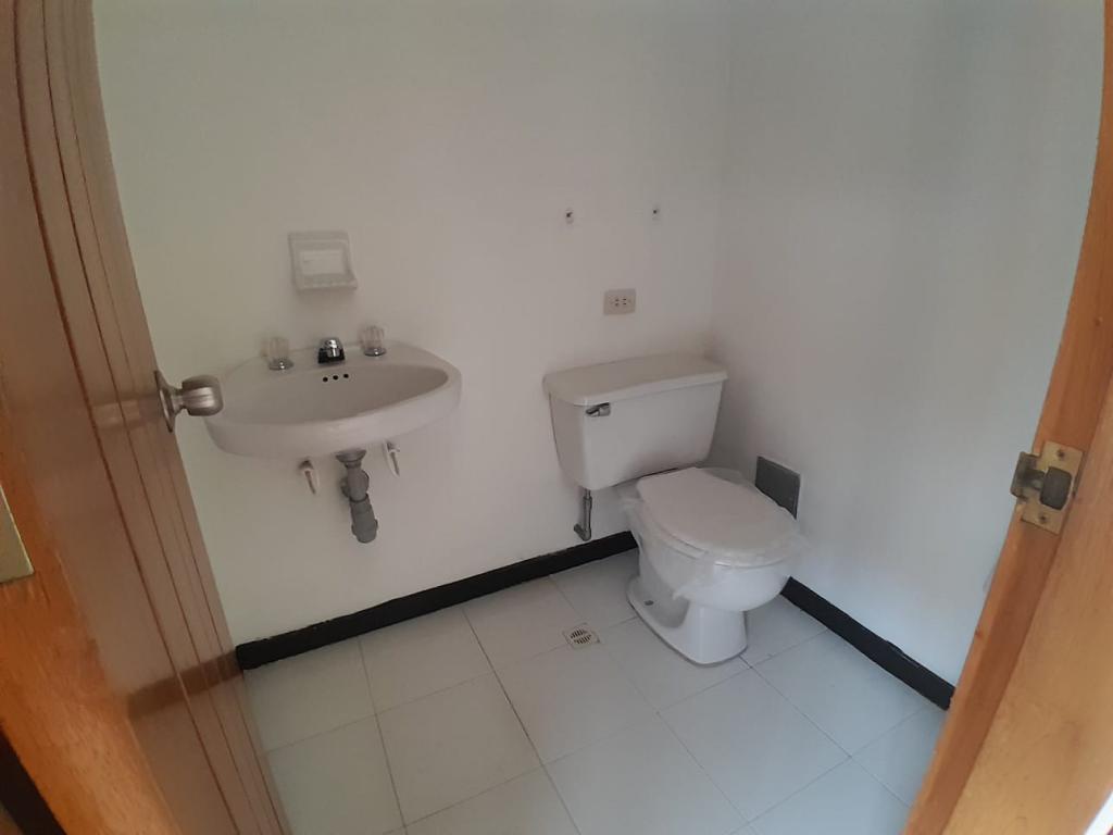 Oficina en arriendo en Chico Norte, Bogotá, 48 m² · foto 5 de 7