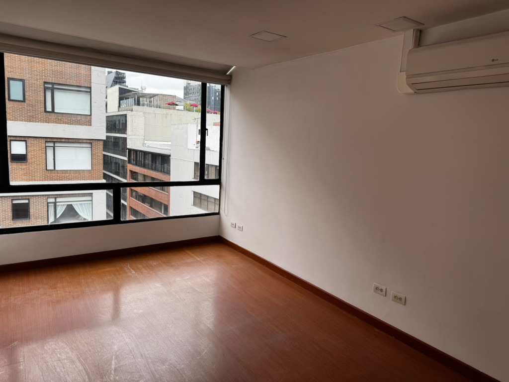 Oficina en arriendo en Chico, Bogotá, 25 m² · foto 7 de 10