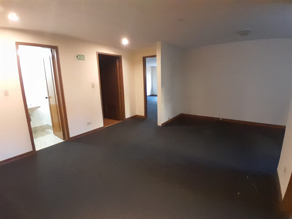 Oficina en arriendo en La Cabrera, Bogotá, 118 m² · foto 2 de 12