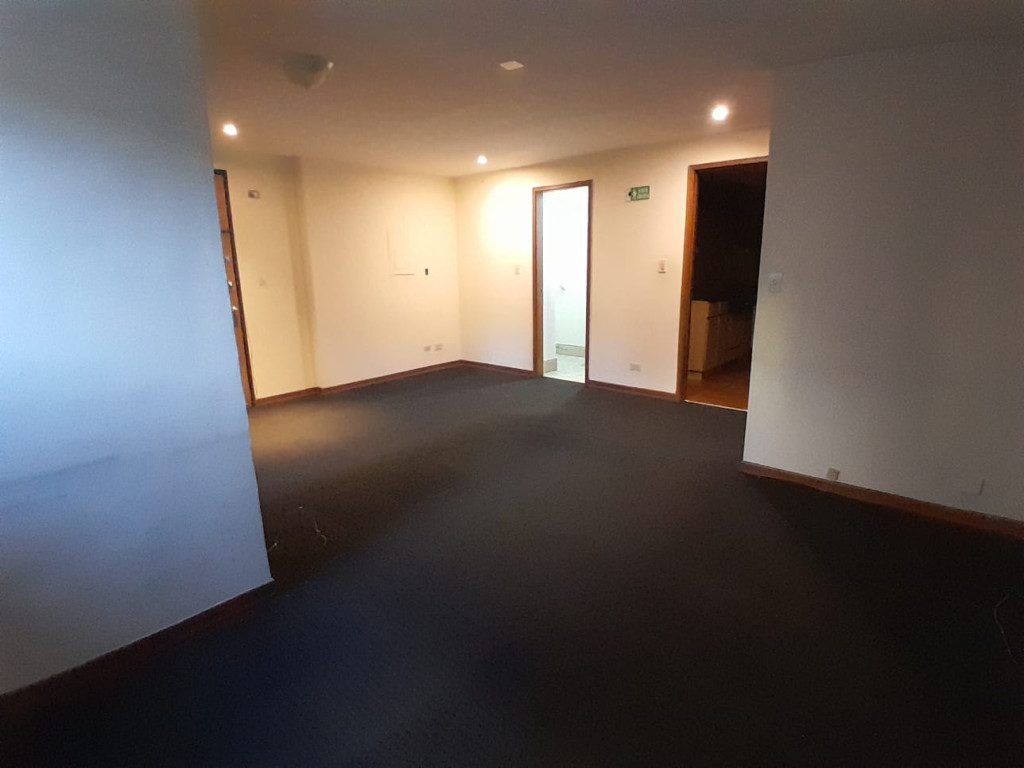 Oficina en arriendo en La Cabrera, Bogotá, 118 m² · foto 3 de 12