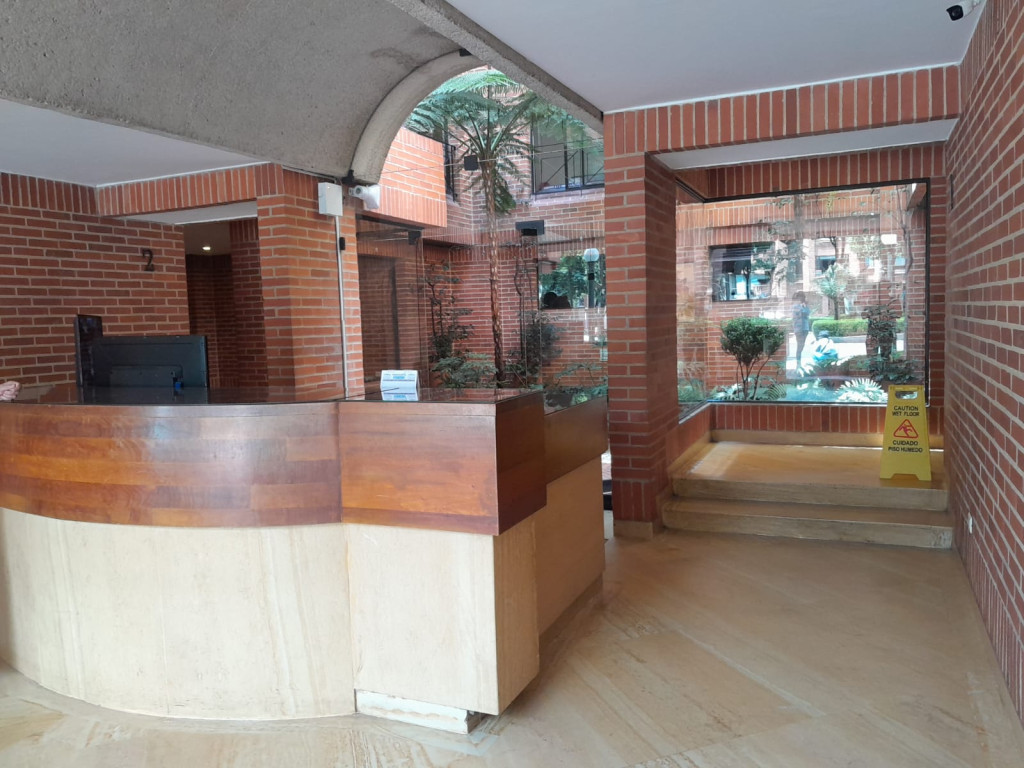 Apartamento de 1 alcoba en venta en Santa Barbara Occidental, Bogotá, 76 m² · foto 5 de 19