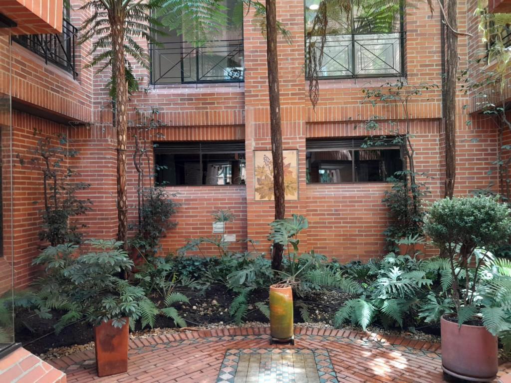 Apartamento de 1 alcoba en venta en Santa Barbara Occidental, Bogotá, 76 m² · foto 7 de 19
