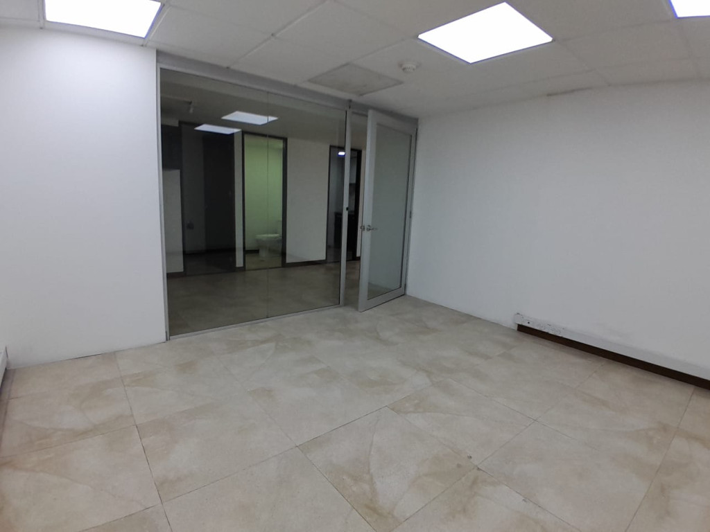Oficina en arriendo en Bellavista, Bogotá, 110 m² · foto 11 de 13