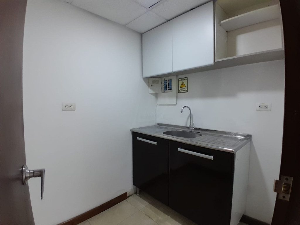Oficina en arriendo en Bellavista, Bogotá, 110 m² · foto 6 de 13