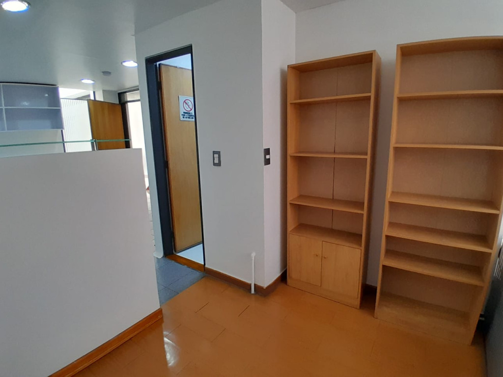 Consultorio en arriendo en Chico, Bogotá, 20 m² · foto 3 de 11
