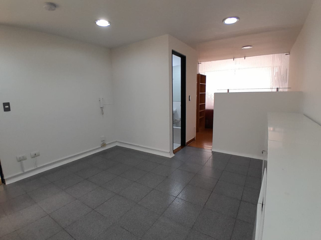 Consultorio en arriendo en Chico, Bogotá, 20 m² · foto 7 de 11