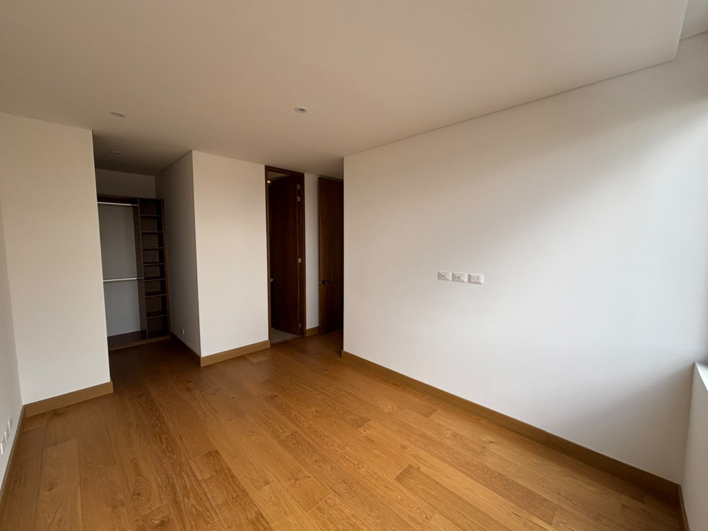Apartamento de 2 alcobas en arriendo en Chico Norte, Bogotá, 75 m² · foto 11 de 18