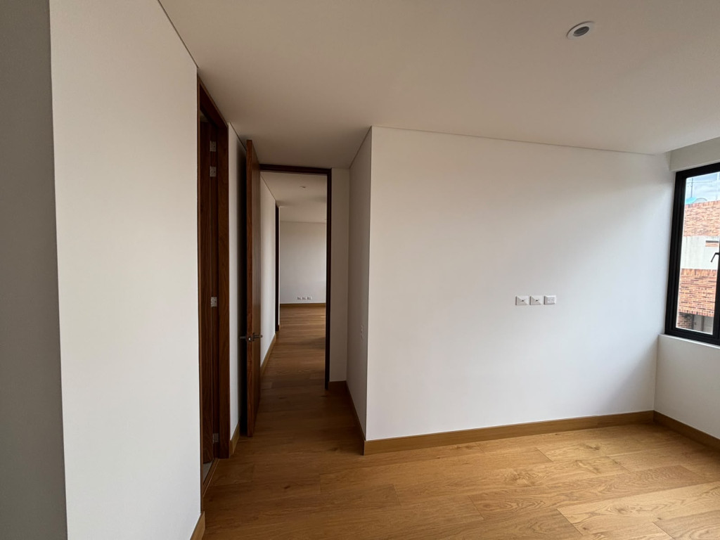 Apartamento de 2 alcobas en arriendo en Chico Norte, Bogotá, 75 m² · foto 12 de 18